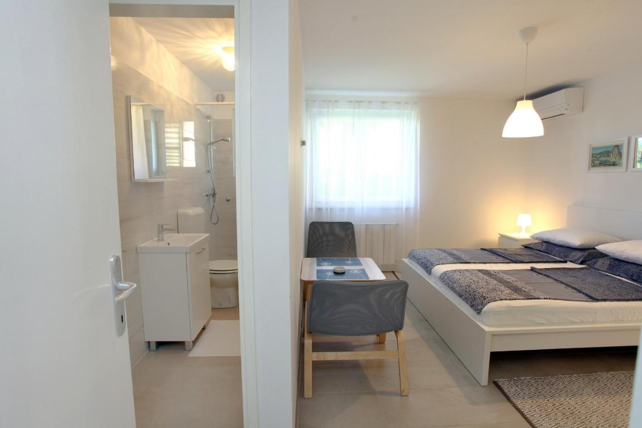 Tatjana'S Guesthouse Порторож Екстер'єр фото