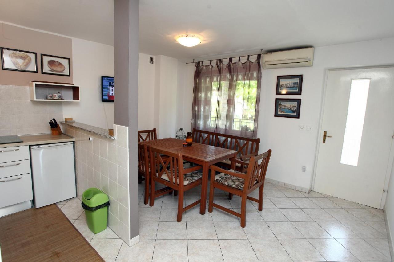 Tatjana'S Guesthouse Порторож Екстер'єр фото
